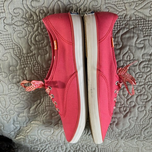 Bright Pink Keds tennis shoes w/plaid laces, size 7 - Picture 3 of 5